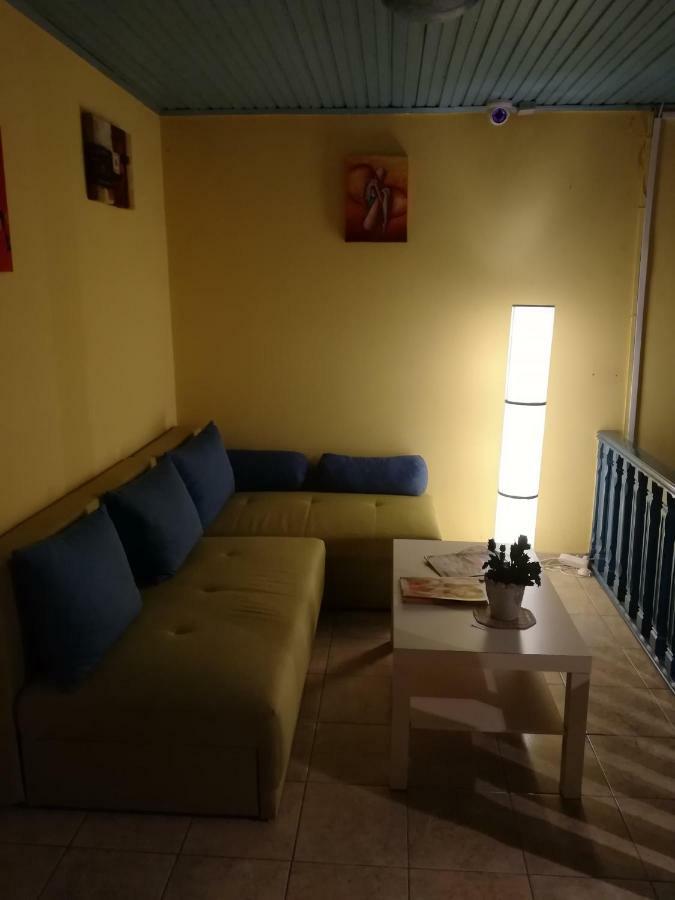 Fekete Macska Panzio Hotel Tata Luaran gambar